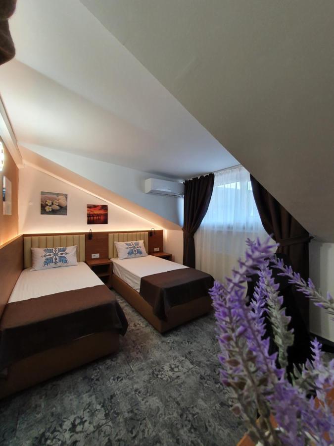 Stay Inn Rediu Valea Lupului  Екстер'єр фото