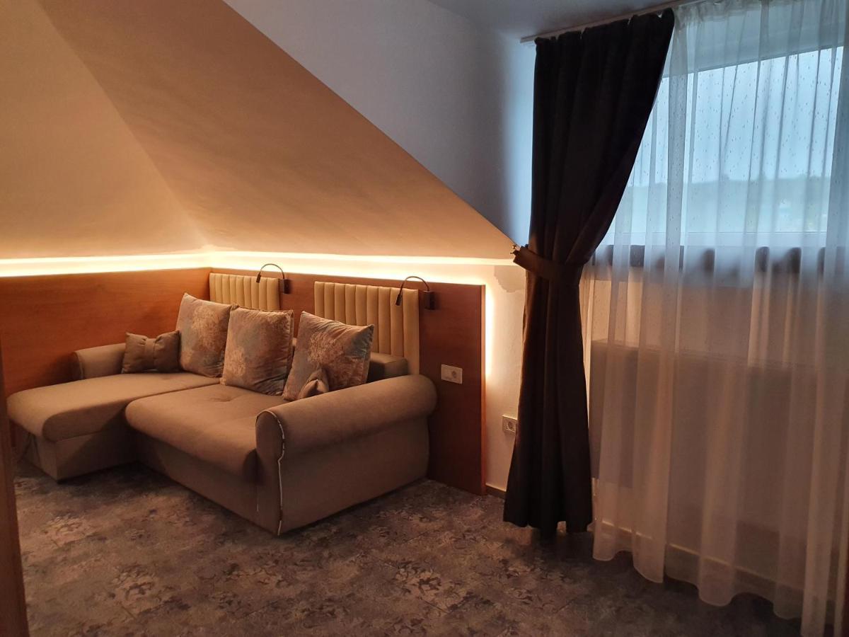 Stay Inn Rediu Valea Lupului  Екстер'єр фото
