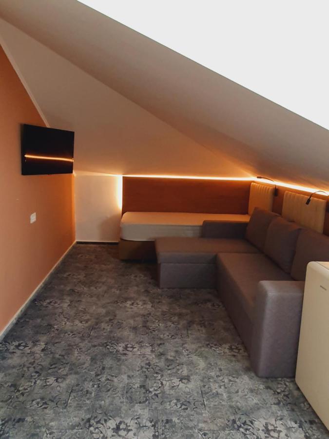 Stay Inn Rediu Valea Lupului  Екстер'єр фото