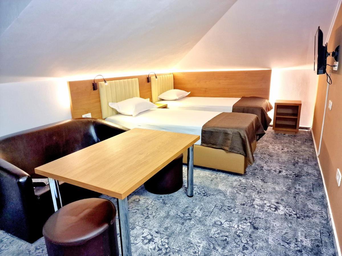 Stay Inn Rediu Valea Lupului  Екстер'єр фото
