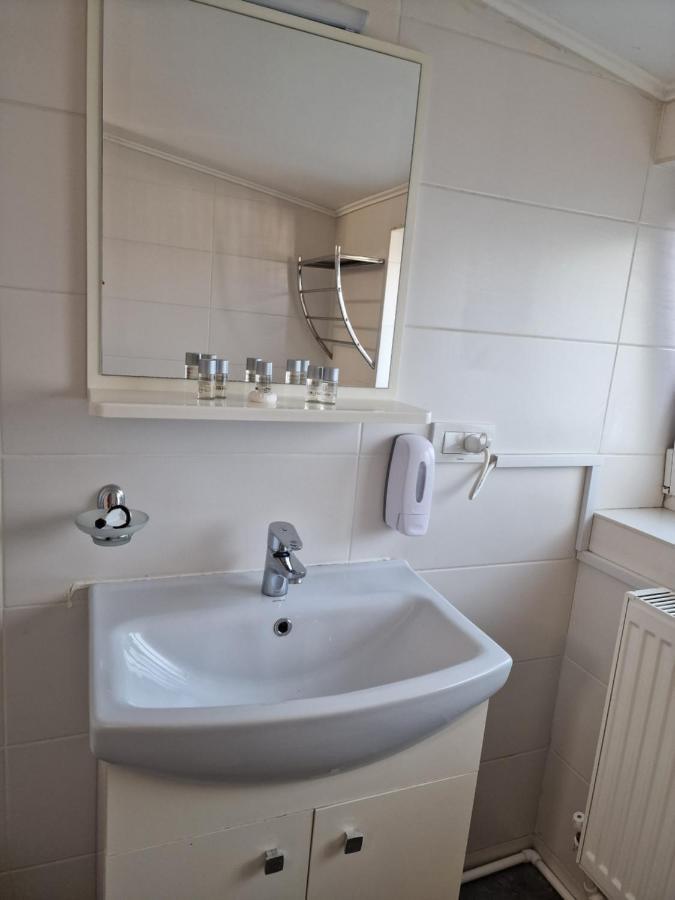 Stay Inn Rediu Valea Lupului  Екстер'єр фото